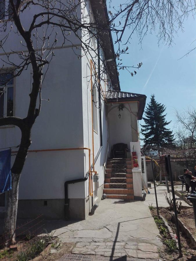 Alfredo Hostel Крайова Экстерьер фото