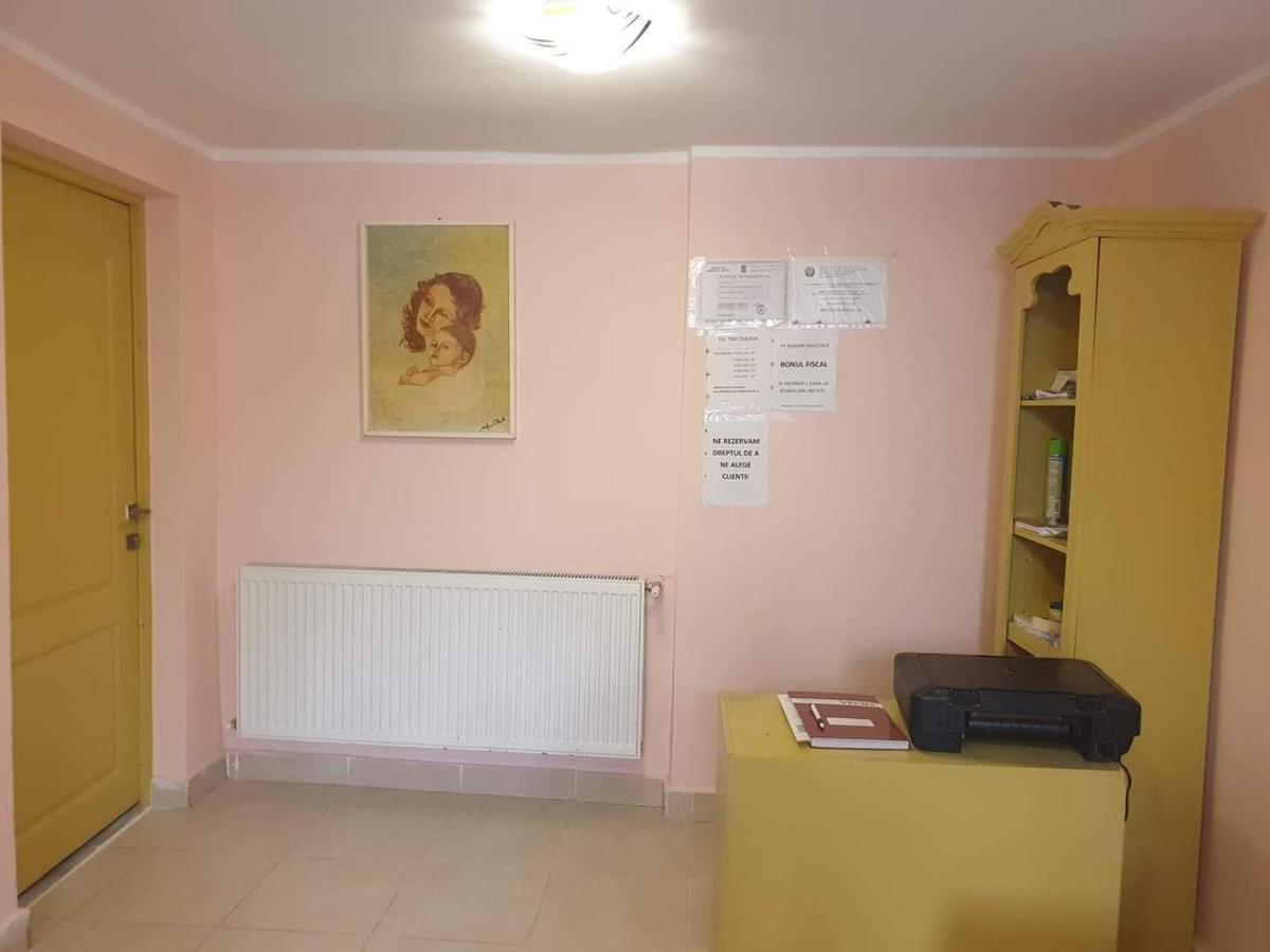 Alfredo Hostel Крайова Экстерьер фото