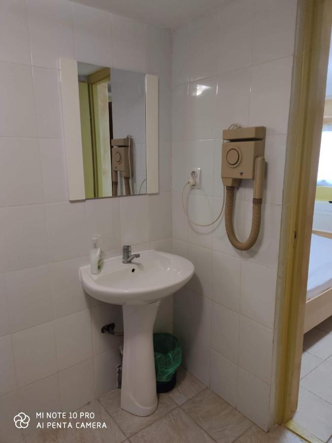 Alfredo Hostel Крайова Экстерьер фото