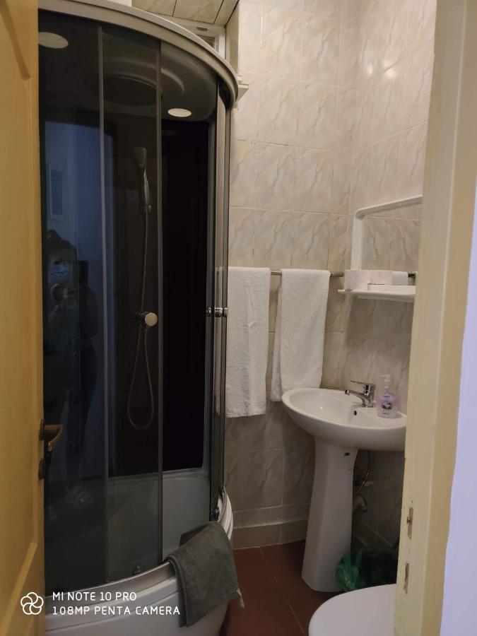 Alfredo Hostel Крайова Экстерьер фото